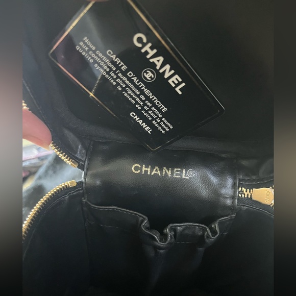 Chanel Vanity Bag - Picture 3 of 11
